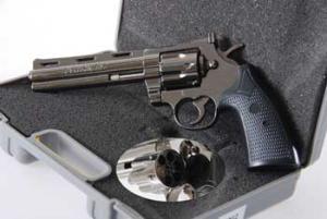 COFFRET-PISTOLET-MINIATURE-PYTHON