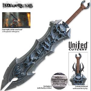 Darksiders--Chaos-Eater-Sword-and-Display