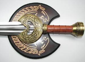 Fantasy-mec-krale-s-plaketou
