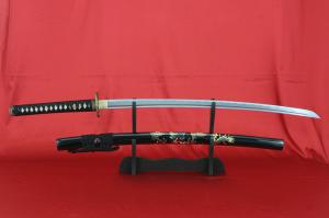 Katana-ODAKE-z-prekladane-oceli-a-lestenou-imitaci-hamonu-od-firmy-Kawashima