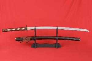 Katana-SANIIRO-z-ocele-AISI-1095-a-realnym-hamonem-od-firmy-Kawashima