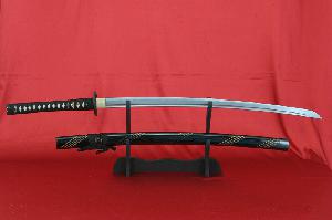 Katana-TACUTA-z-prekladane-oceli-a-lestenou-imitaci-hamonu-od-firmy-Kawashima