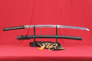 Katana-TAKAHIRO-cepel-z-prekladane-ocele-a-realny-hamon