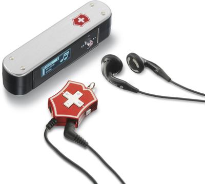 Prvni-svycarsky-armadni-nuz-s-integrovanym-MP3-digitalnim-audio-prehravacemve-verzi-bez-zelizek-vhod