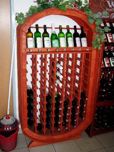 Stojan-na-vino---T88
