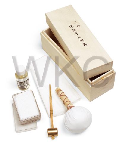 WKC-Maintenance-Kit-in-wooden-box