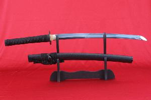 Wakizashi-ASAKURA-rucne-kovane-z-oceli-1095-a-realnym-hamonem-od-fKawashima