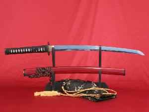 Wakizashi-TOKIWA-rucne-kovane-z-ocele-1095-a-realnym-hamonem-od-firmy-Kawashima
