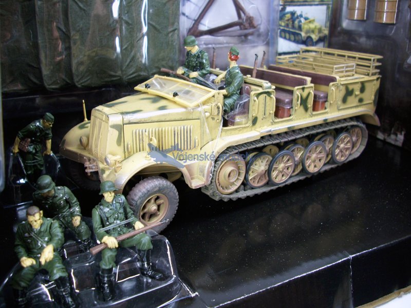 foto Forces of Valor - Sd. Kfz. 7 Half-track - polop�sov� transport�r, 1/32