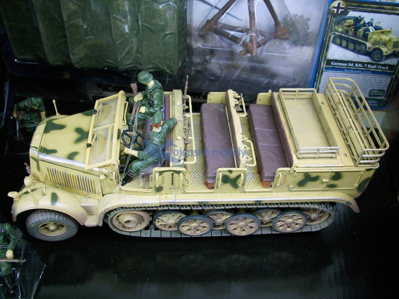 foto Forces of Valor - Sd. Kfz. 7 Half-track - polop�sov� transport�r, 1/32