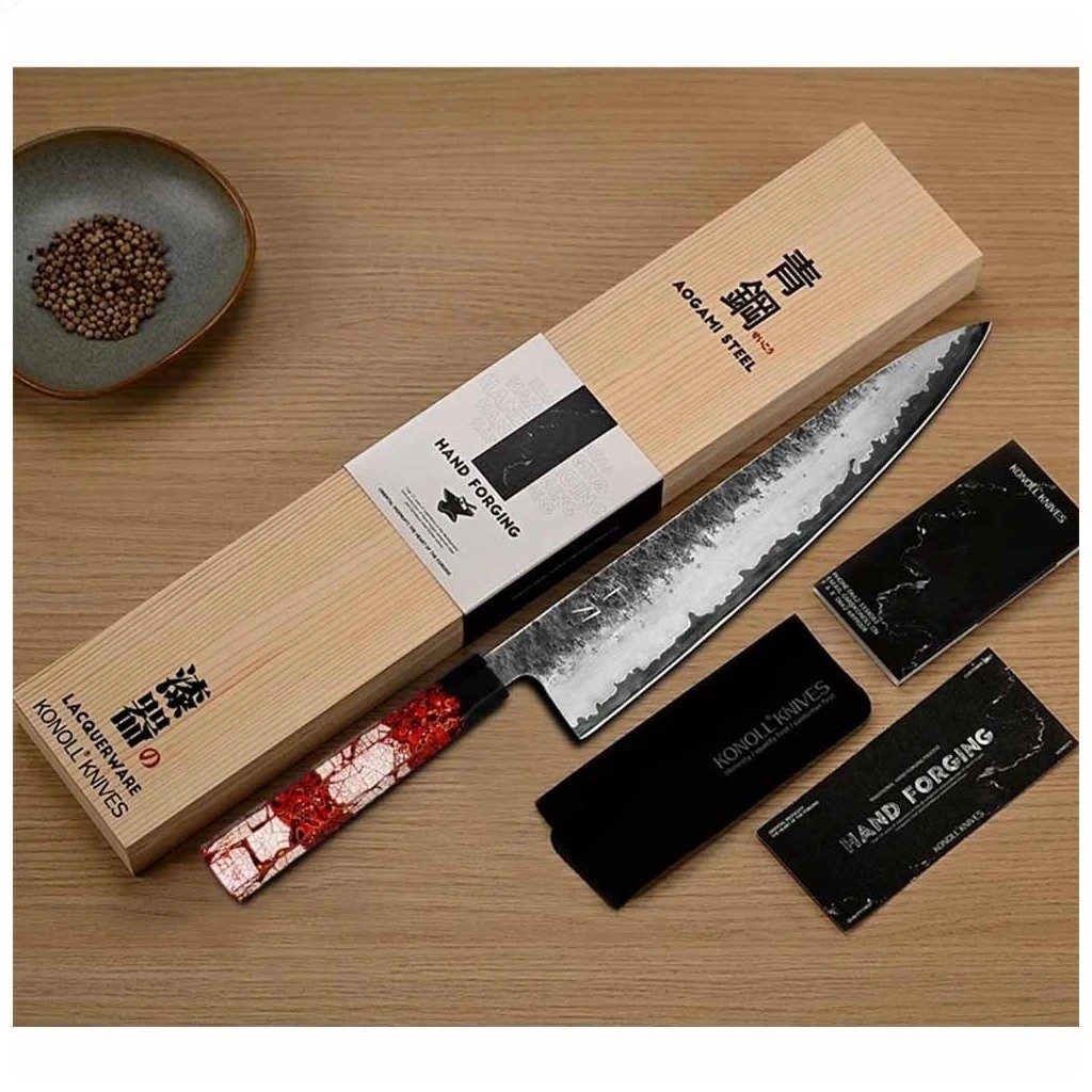 foto Kuchy�sk� n�� Chef/Gyuto 210 mm Konoll� Black Forging Aogami - Red
