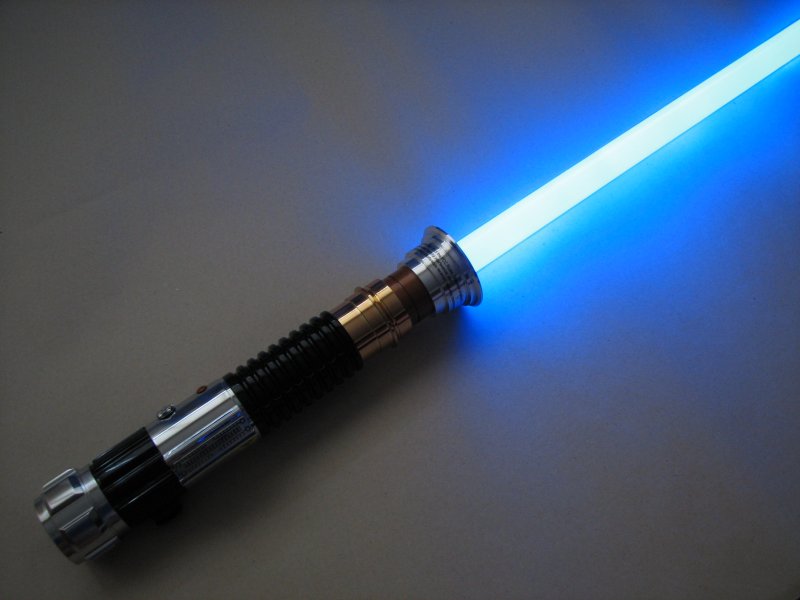foto Obi-Wan Kenobi Force FX Lightsaber
