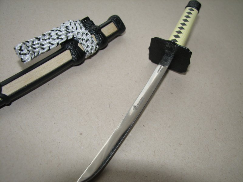 foto Mini Katana- otv�ra� dopis�