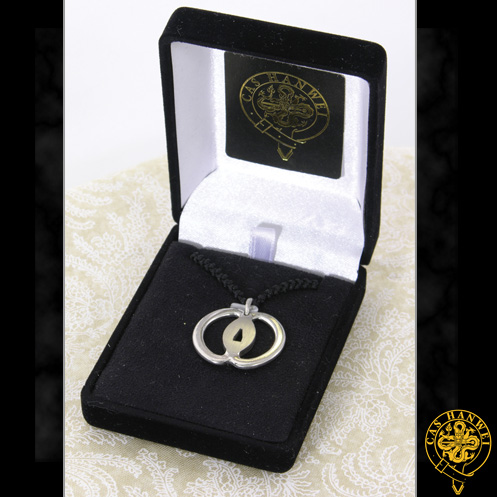 foto Musashi Silver Tsuba Pendant