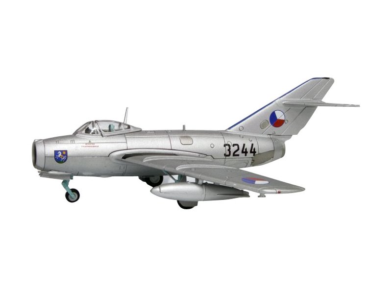 foto HobbyMaster - MIG-15 bis R, Czech Air Force