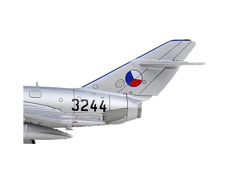 foto HobbyMaster - MIG-15 bis R, Czech Air Force