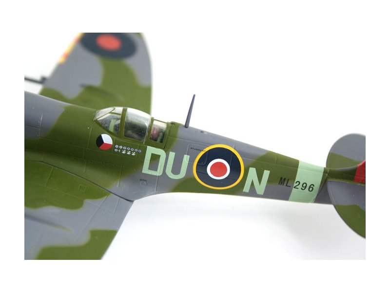 foto Witty - Spitfire MK.IX - Lt. Otto Smik, RAF No. 312