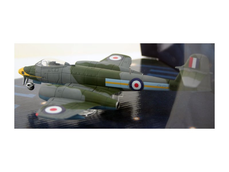 foto Corgi - Gloster Meteor F.Mk 9