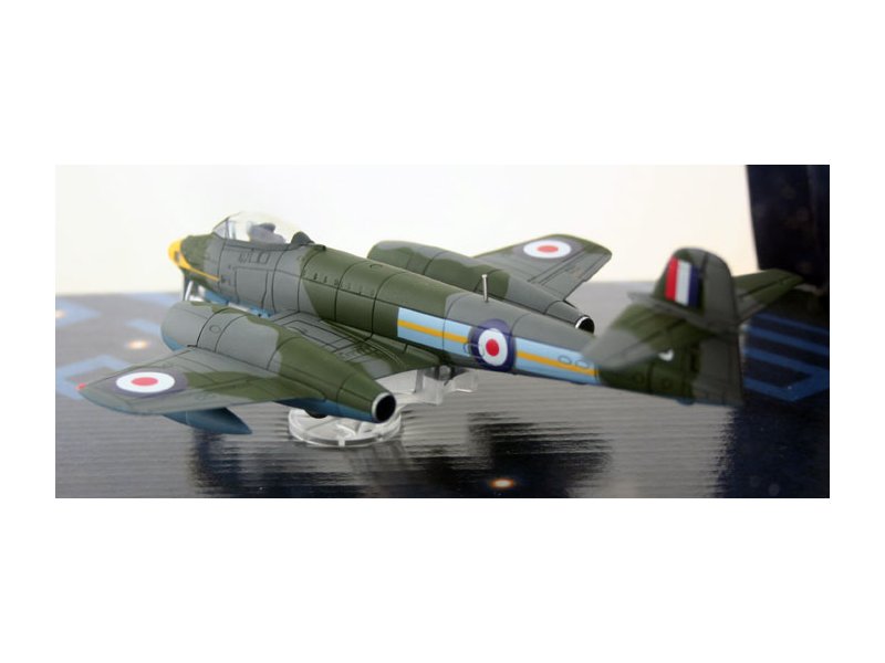 foto Corgi - Gloster Meteor F.Mk 9