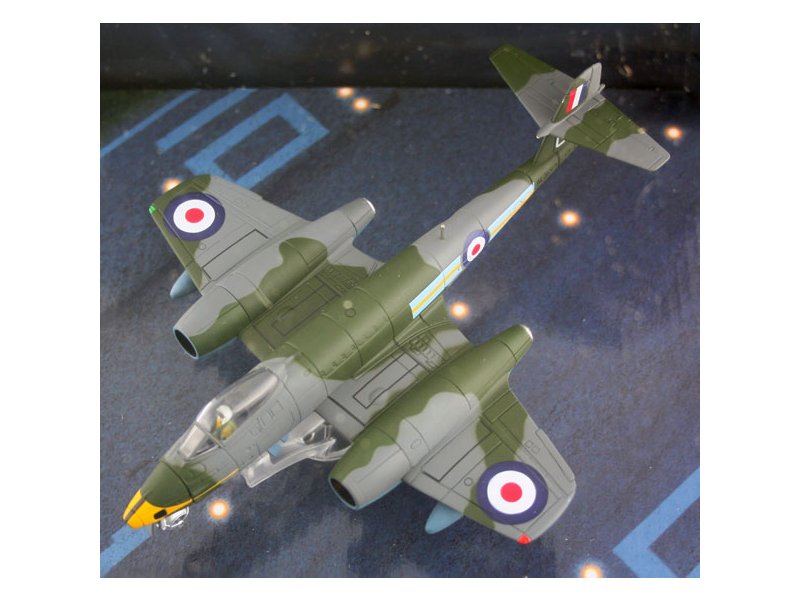 foto Corgi - Gloster Meteor F.Mk 9