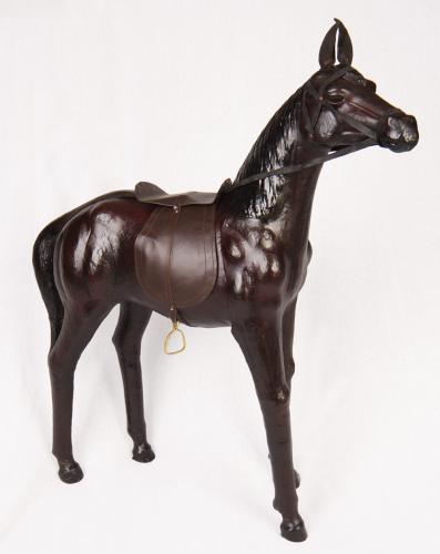 kun-tmave-hnedy---60-cm