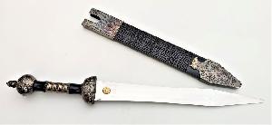 dyka-v-rimskem-stylu-s-pochvou