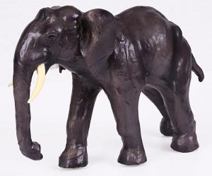 slon-cerny---30-cm