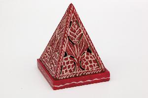 svicen---pyramida-cervena