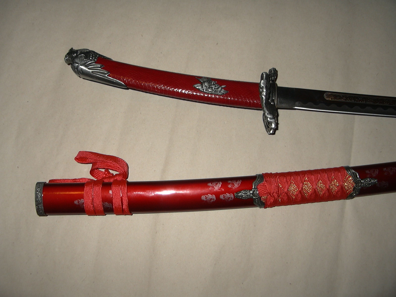 foto Katana - �erven�